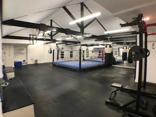 Two floor boxing gym in Clapham, V157