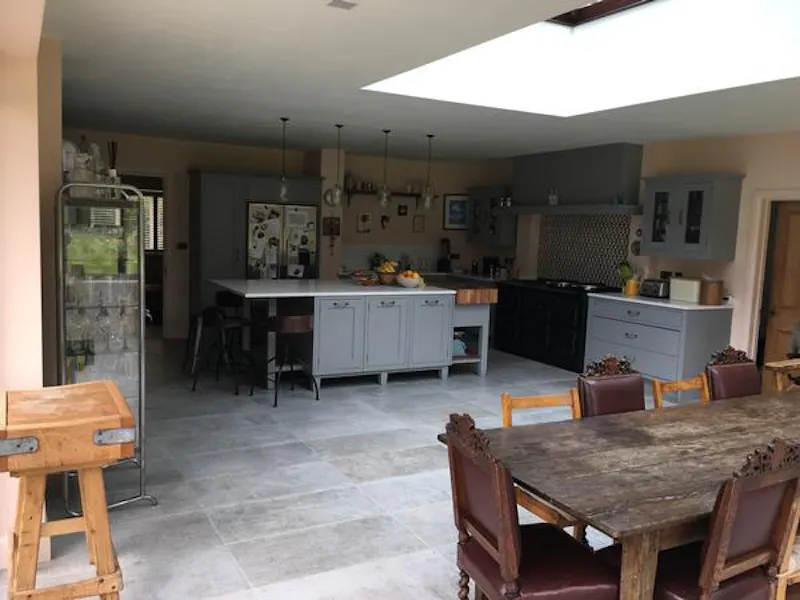 Large Amersham family home, D2334 (photo 6)