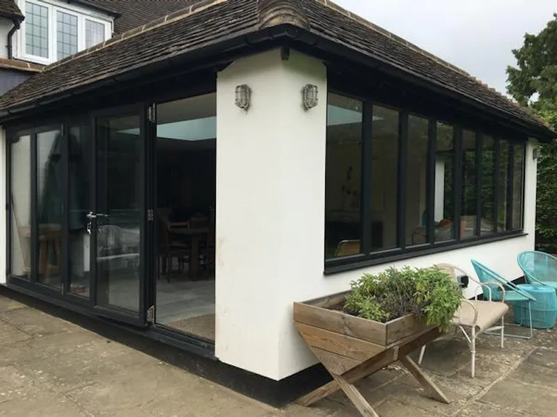 Conservatory at Large Amersham family home, D2334 (photo 25)
