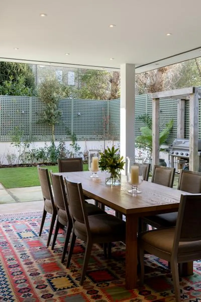 Dining room at Clapham family house, B1801 (photo 7)