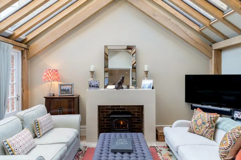 Fireplace at Clapham family house, B1801 (photo 19)