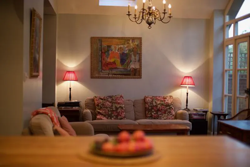 Living Room at Film location D2336 in Surrey (photo 16)