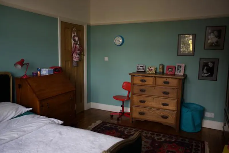 Film location D2336 in Surrey (photo 40)