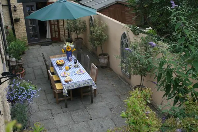 Terrace/Patio at Film location H1012 in Oxfordshire (photo 19)