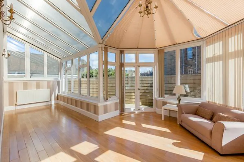 Conservatory at Film location E453 in Scotland (photo 14)