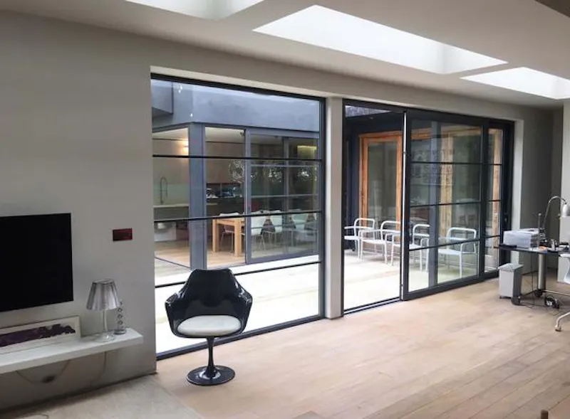 Contemporary Esher house, K430 (photo 3)