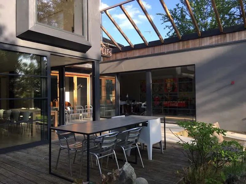 Terrace/Patio at Contemporary Esher house, K430 (photo 18)