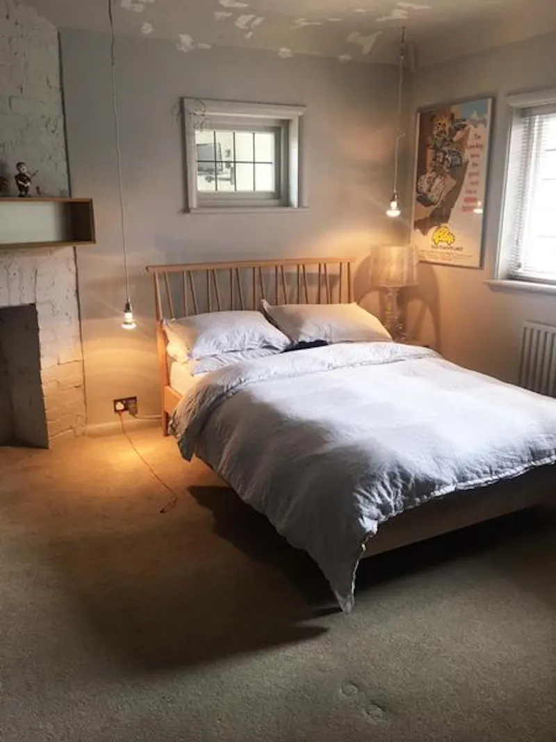 Bedroom at Contemporary Esher house, K430 (photo 16)
