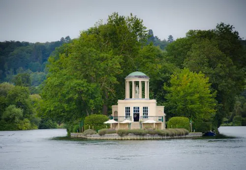 Unique Henley island venue, Q133