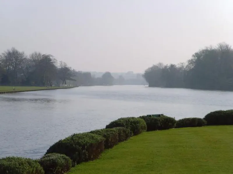 Unique Henley island venue, Q133 (photo 10)