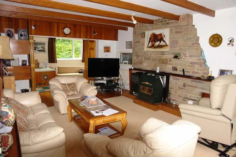 Living Room at Wycombe 60's house, D2339 (photo 2)