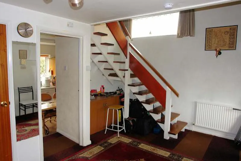 Staircase at Wycombe 60's house, D2339 (photo 7)