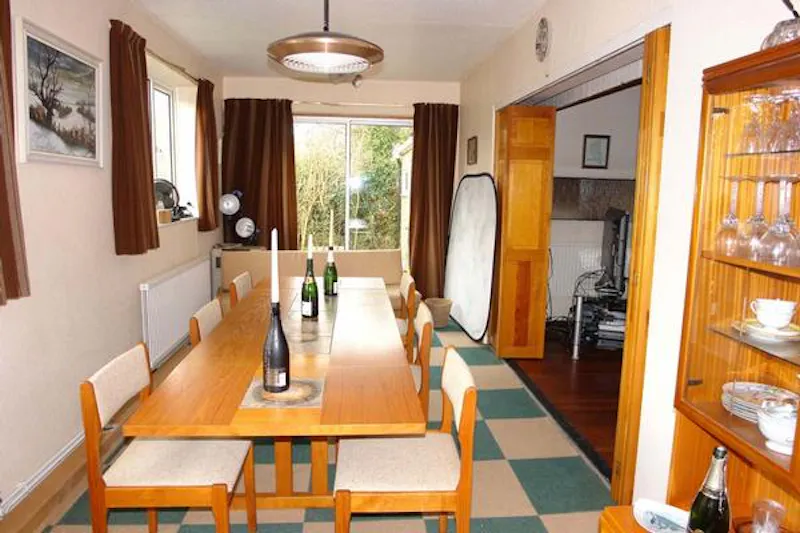 Wycombe 60's house, D2339 (photo 8)