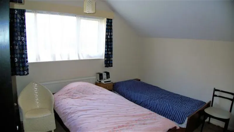 Bedroom at Wycombe 60's house, D2339 (photo 13)