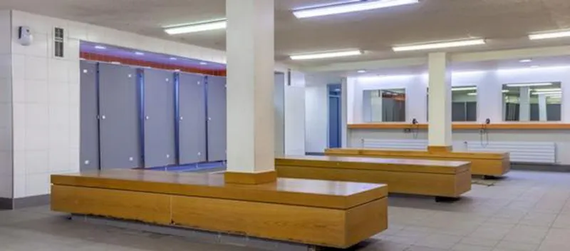 Changing rooms at Athletic tracks and olympic pool , V158 (photo 36)