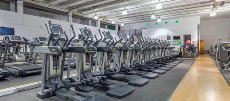Gym at Athletic tracks and olympic pool , V158 (photo 39)