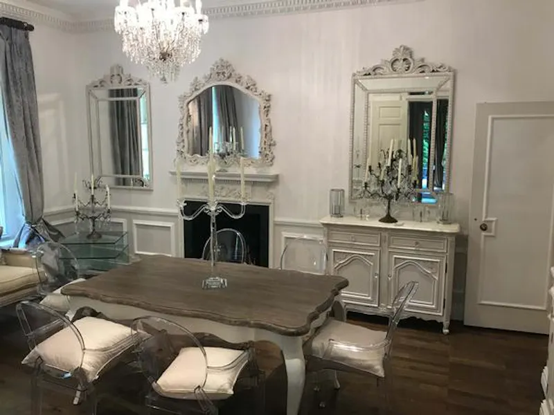 Dining room at Film location E454 in London (photo 2)