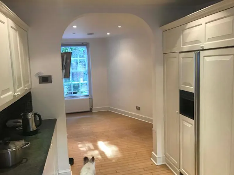 Kitchen at Film location E454 in London (photo 6)