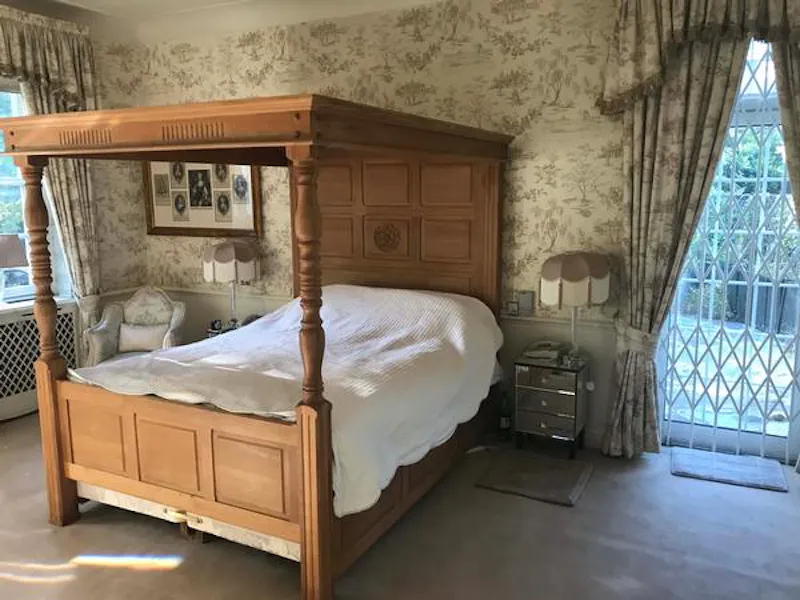 Bedroom at Film location E454 in London (photo 14)