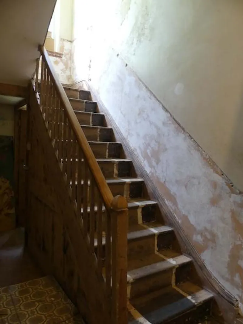 Staircase at Film location E455 in Hertfordshire (photo 17)