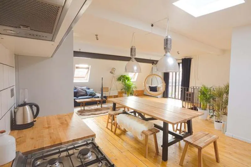 Dining room at Modern Hackney apartment, K431 (photo 5)