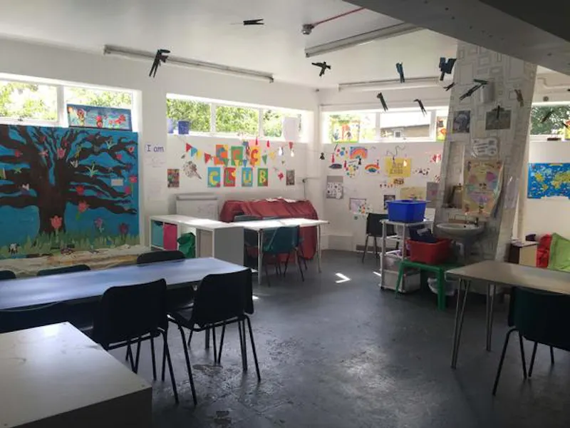 Classroom at Film location CH107 in London (photo 44)