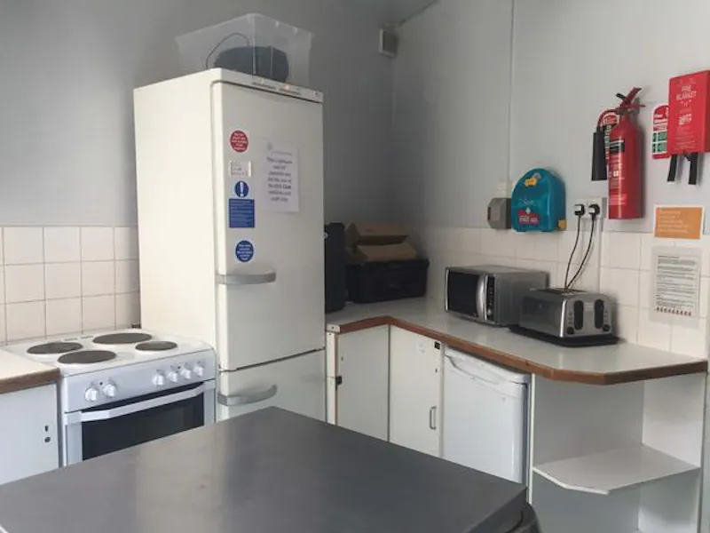 Kitchen at Film location CH107 in London (photo 48)