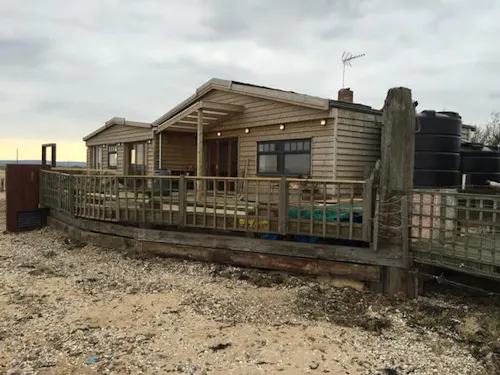 Idyllic Sheppy beach house, C897