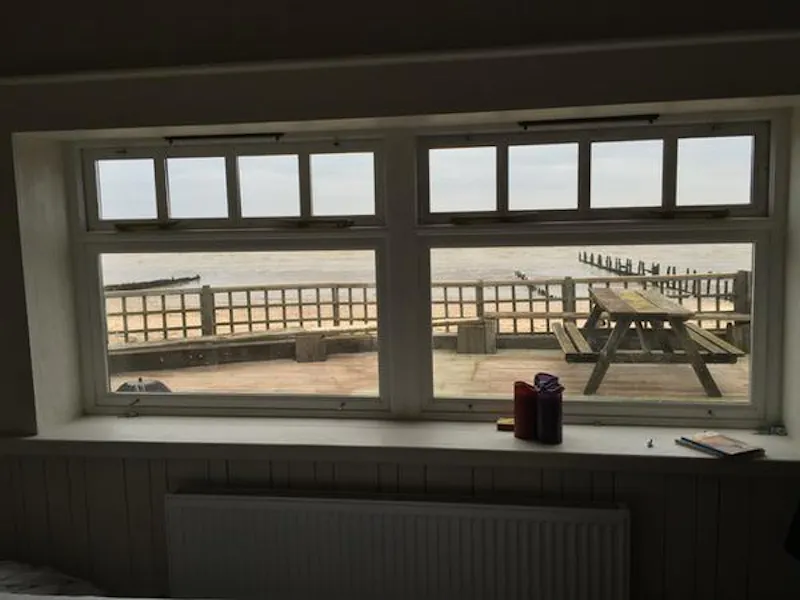 Idyllic Sheppy beach house, C897 (photo 17)