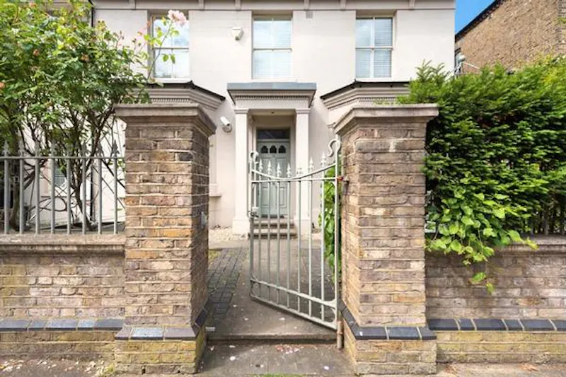 Gate at Wandsworth pool house, B1804 (photo 49)