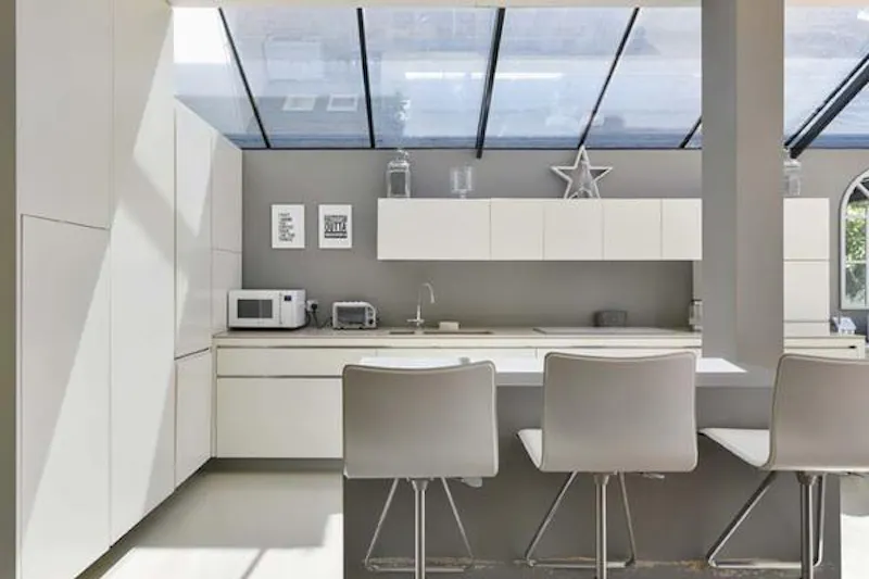 Kitchen at Wandsworth pool house, B1804 (photo 6)