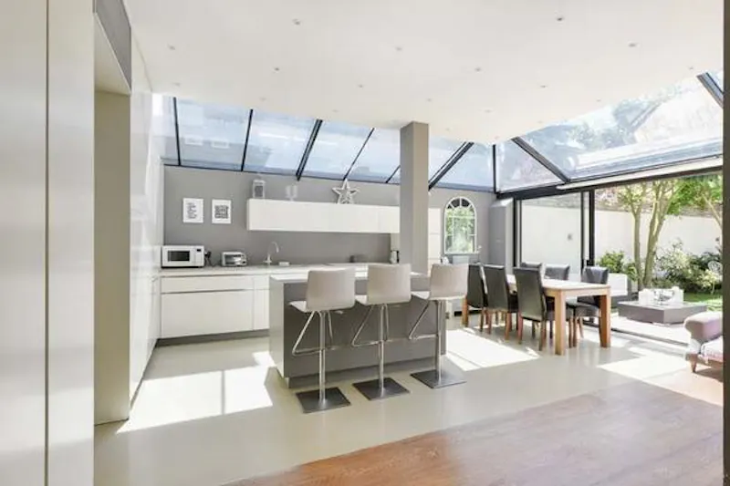 Kitchen at Wandsworth pool house, B1804 (photo 7)