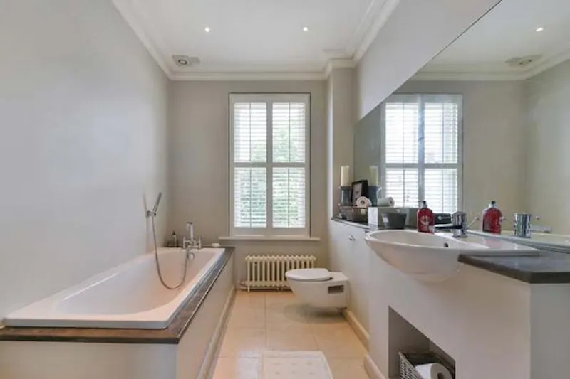 Bath at Wandsworth pool house, B1804 (photo 33)