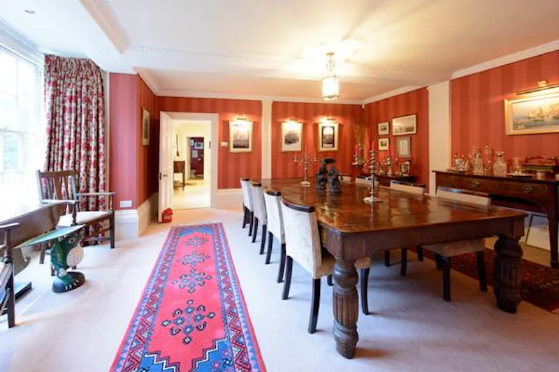 Dining room at Vast country home in Knockholt, A1454 (photo 6)