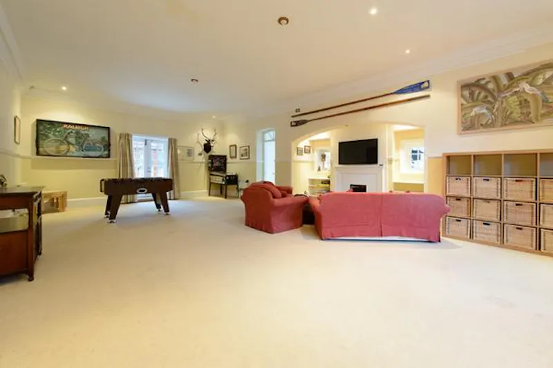 Games room at Vast country home in Knockholt, A1454 (photo 11)