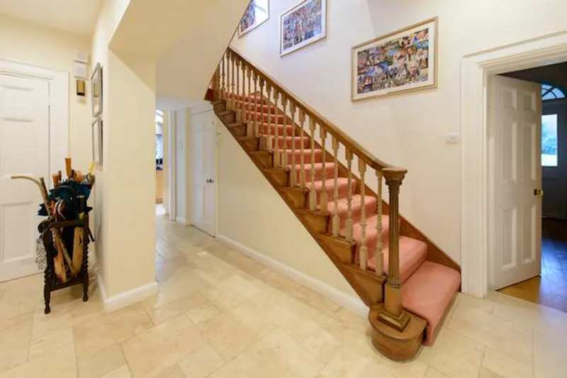 Staircase at Vast country home in Knockholt, A1454 (photo 27)