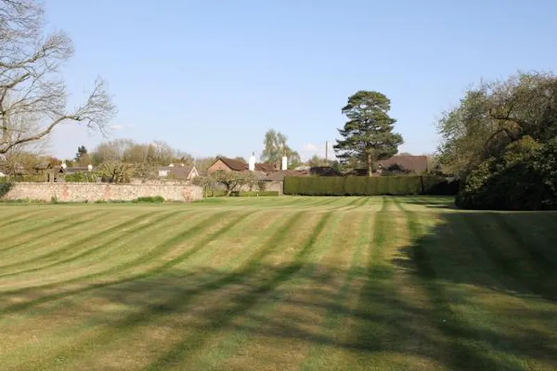 Vast country home in Knockholt, A1454 (photo 35)