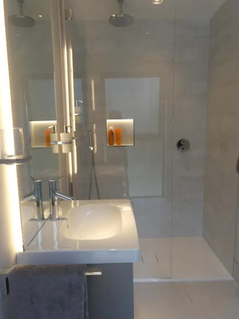 Sleek, modern Shiplake house, K432 (photo 43)