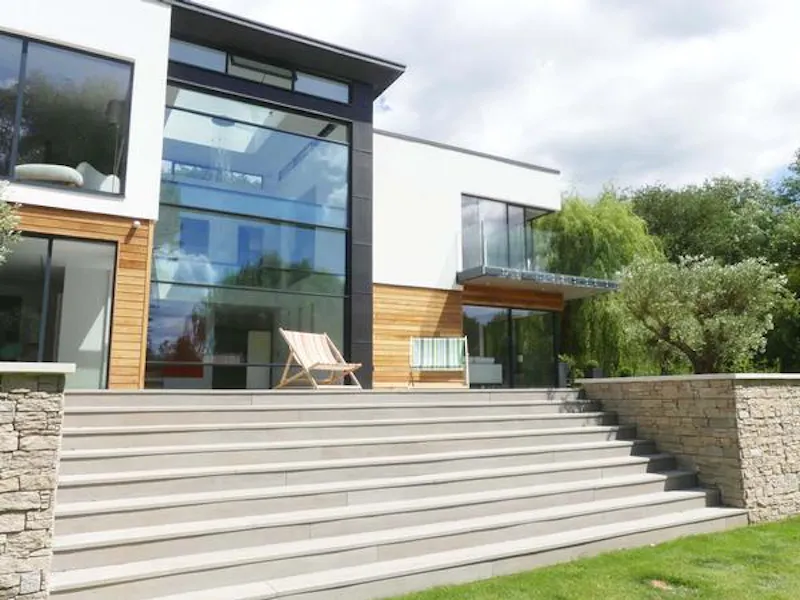 Terrace/Patio at Sleek, modern Shiplake house, K432 (photo 61)