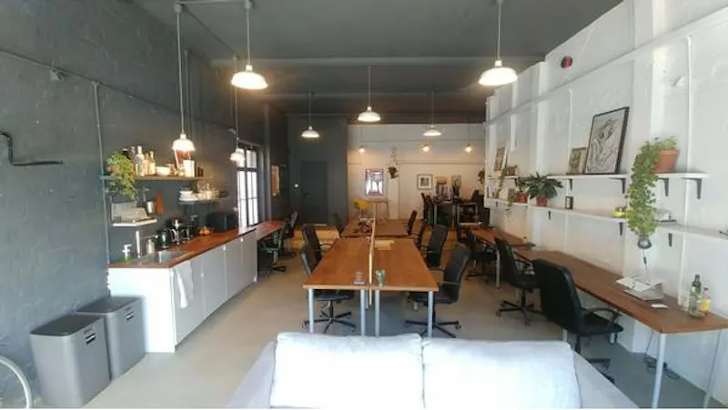 Small co-working office, T168 (photo 3)
