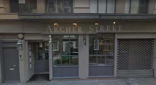 Soho cocktail lounge, R818