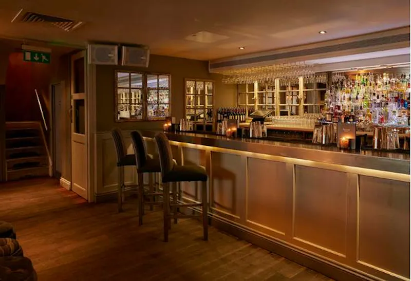 Soho cocktail lounge, R818 (photo 6)