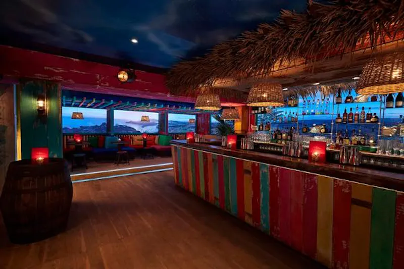 Bar at Soho cocktail lounge, R818 (photo 13)