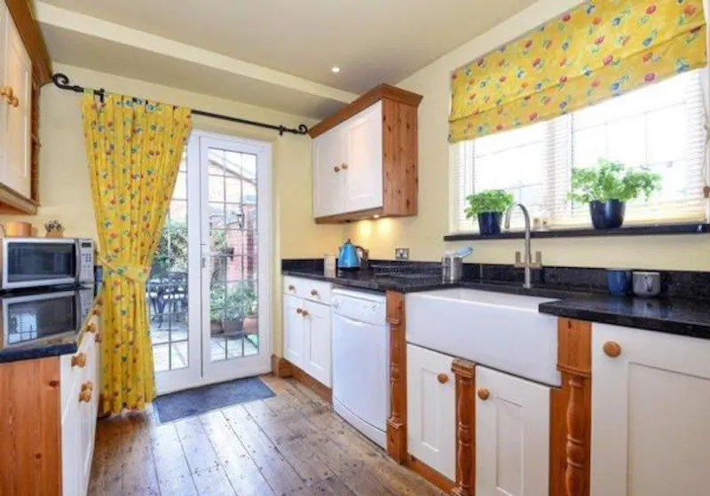 1920s Orpington family house, M314 (photo 5)