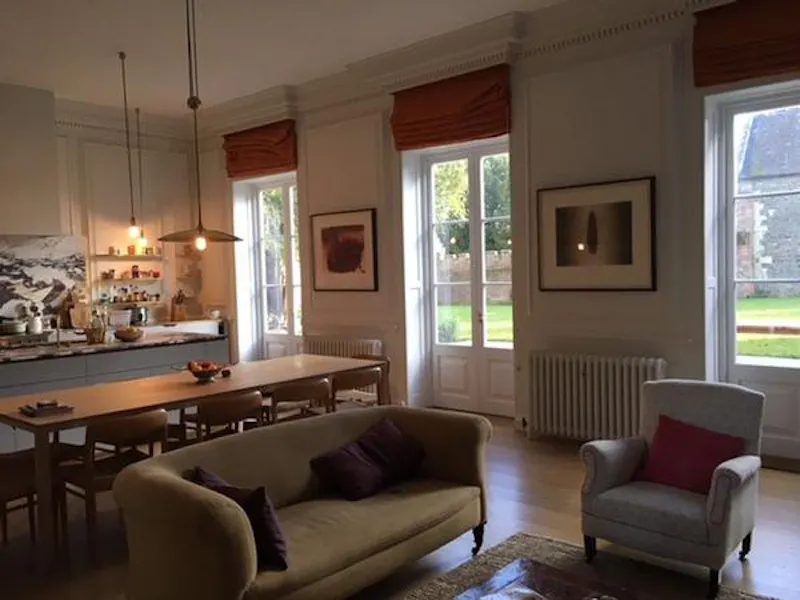 Kitchen at Film location H1014 in Buckinghamshire (photo 9)