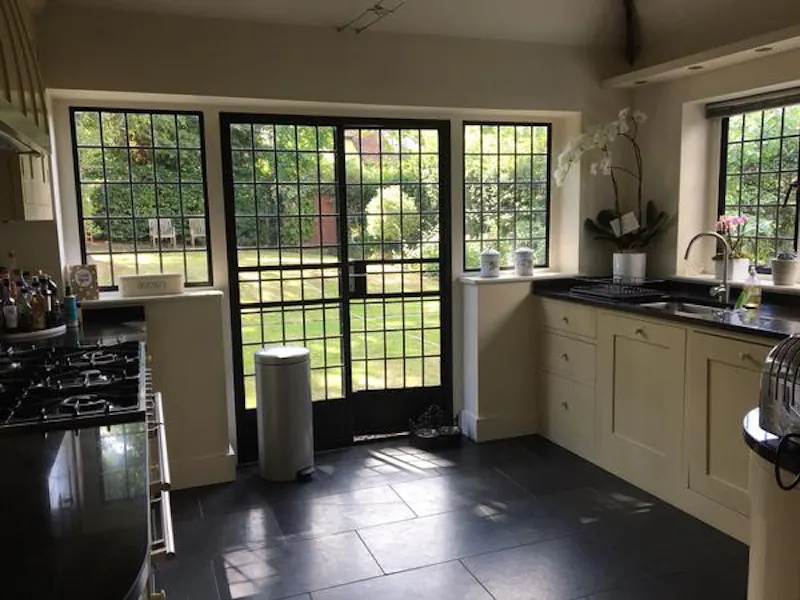 Kitchen at Film location D2343 in London (photo 11)