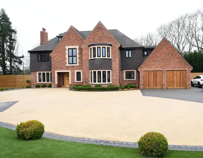 Walsall Modern home, D2398 (photo 1)