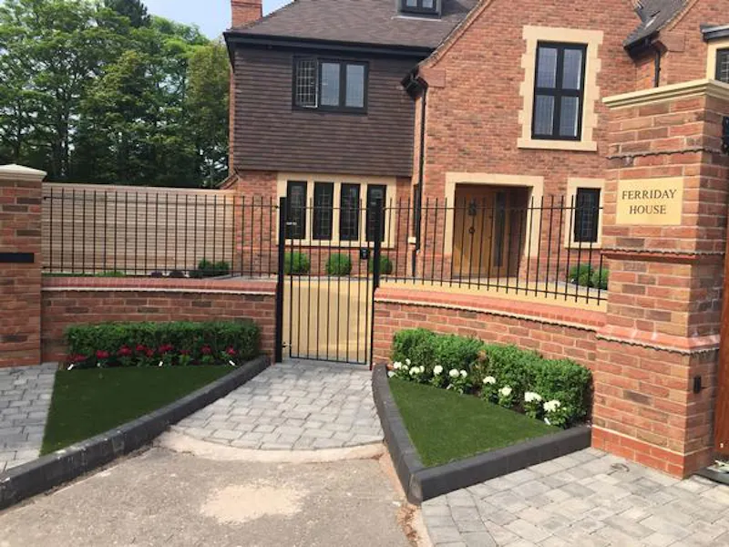 Walsall Modern home, D2398 (photo 34)