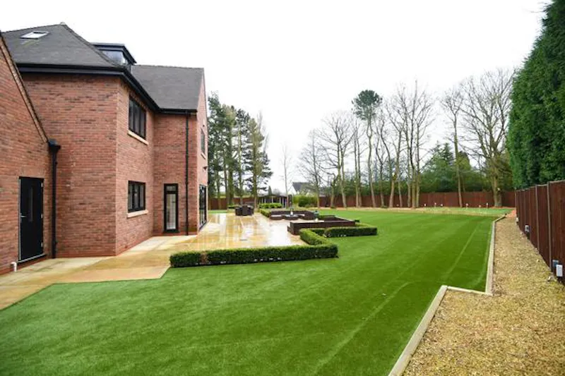 Walsall Modern home, D2398 (photo 40)