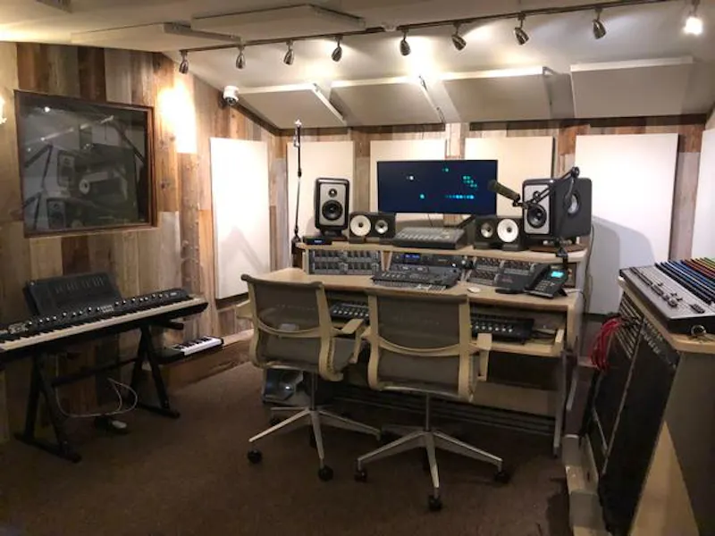 Recording studio in North Finchley, N445 (photo 11)